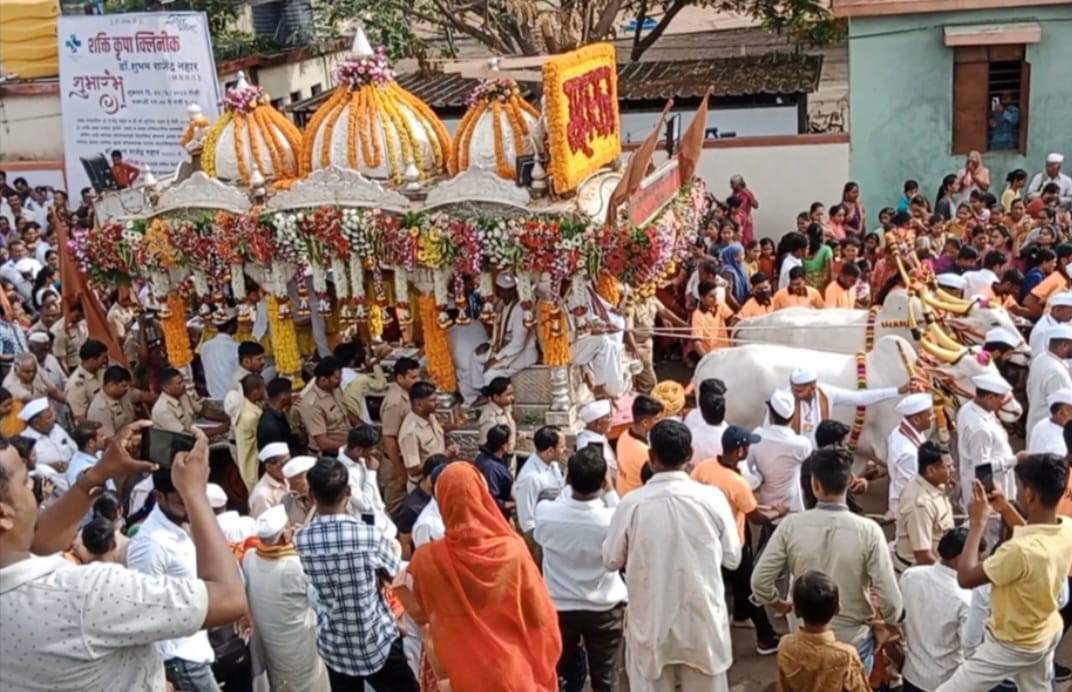 जगद्गुरु संत तुकाराम महाराज पालखी सोहळा. यवत नगरीत वैष्णवांचा मेळा विसावला. हा सुख सोहळा स्वर्गी नाही.