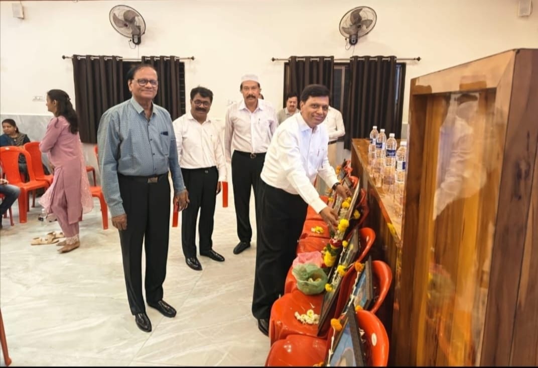 इम्पा संघटनेच्या वतीने काष्टी येथे फुले - आंबेडकर जयंती संपन्न. जीवनगौरव पुरस्काराचे वितरण. डॉ. लोणकर, जयराम सोनोने व उत्तम वडवकर जीवनगौरव पुरस्काराने सन्मानित