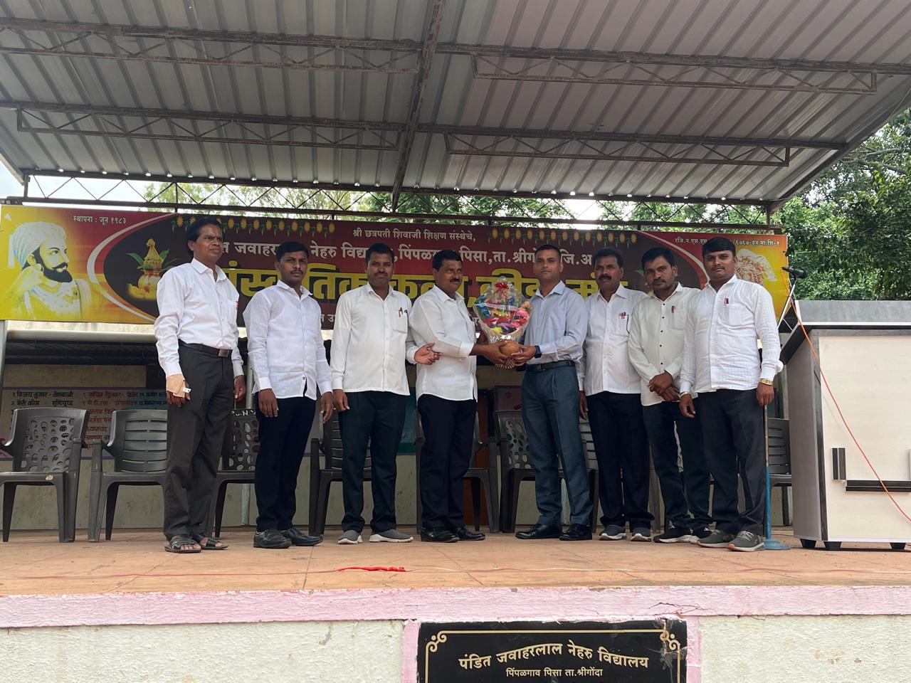 लेफ्टनंट कर्नल नीलकंठ जठार यांची पंडित जवाहरलाल नेहरू विद्यालय सदिच्छा भेट