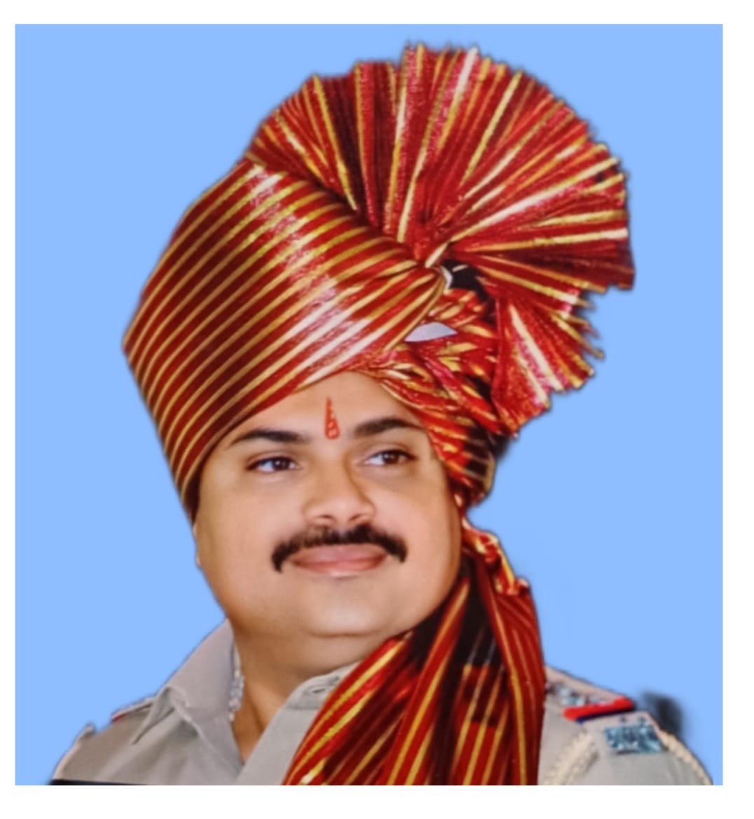 करमाळा पोलीस ठाणे हद्दीत कुंटणखाना / वेशा व्यवसाय चालविणारे इसमावर कारवाई करुन तीन पिडीत महीलांची सुटका