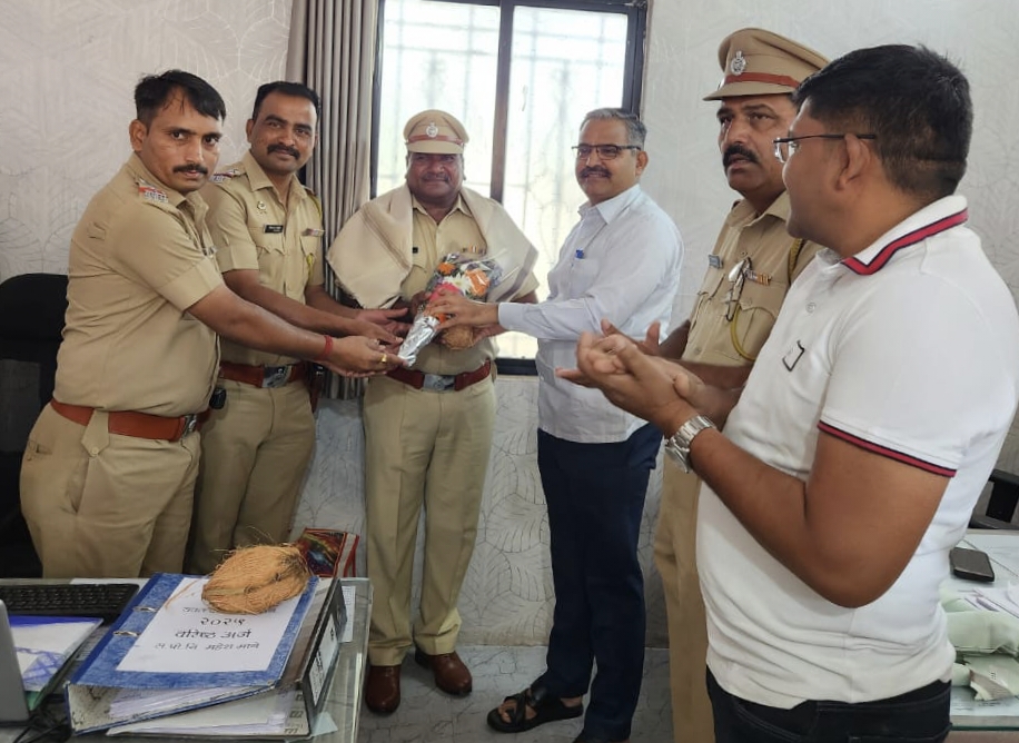 यवत पोलीस साहाय्यक फोजदार पदावरून श्री सुनील बगाडे व गोविंद भोसले यांची पोलीस उपनिरीक्षक या पदावर पदोन्नती. यवत पोलीस निरीक्षक नारायण देशमुख यांनी दिल्या शुभेच्छा 