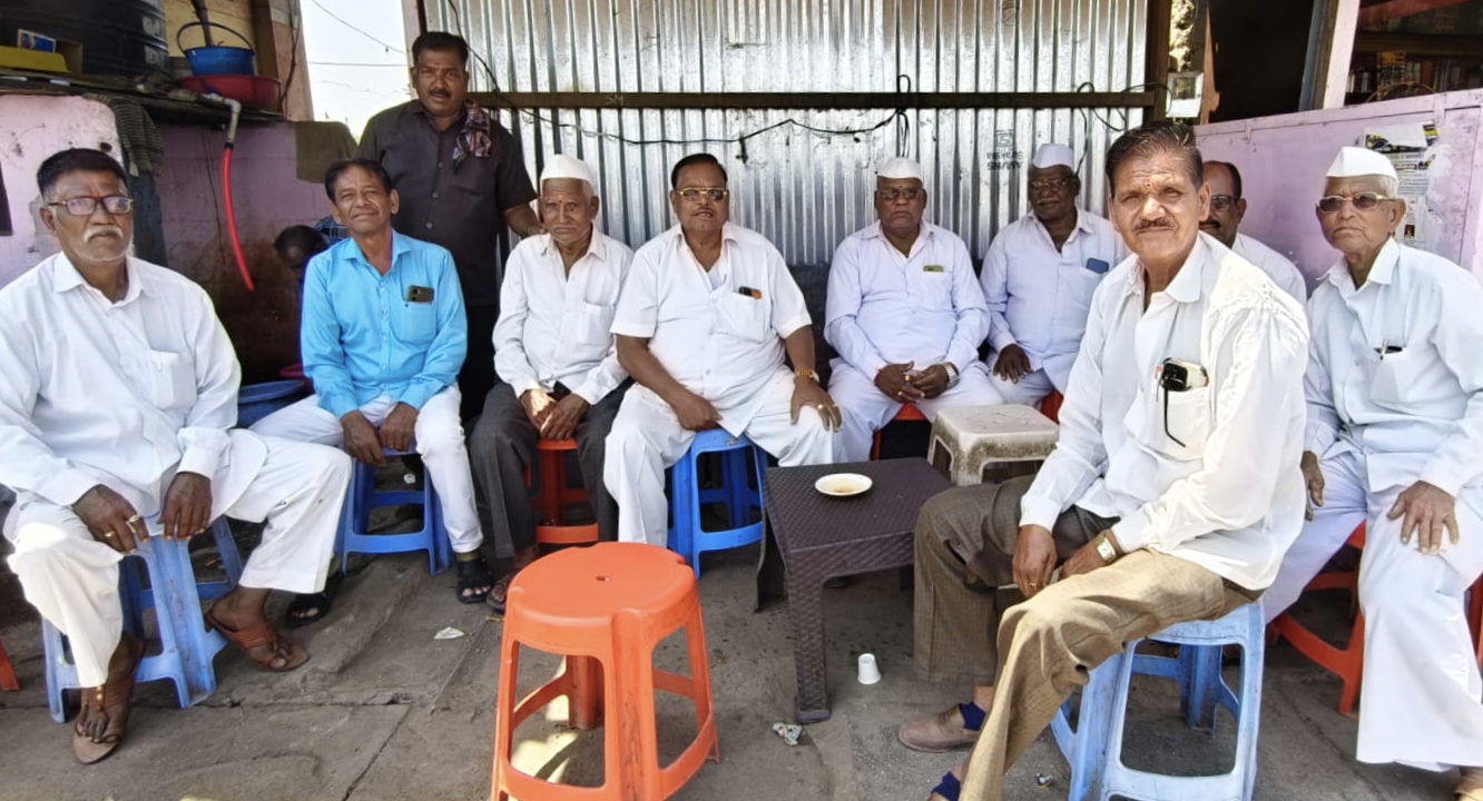 यवत गावातील जेष्ठ नागरिक प्रथमच घेणार खळखळून पोटभरुन हसण्याचा आनंद. (हास्य आनंदाची लयलुट) एकपात्री विनोदी कार्यक्रम