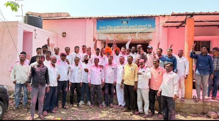पेडगाव वि.का.सेवा सोसायटी  च्या चेअरमन पदी शहाजी पाटील खेडकर, व व्हा चेअरमन पदी निलेश झिटे यांची बिनविरोध निवड   
